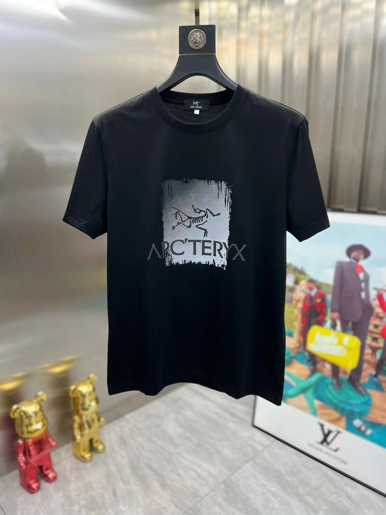 詳細な写真と価格については私に連絡してください。