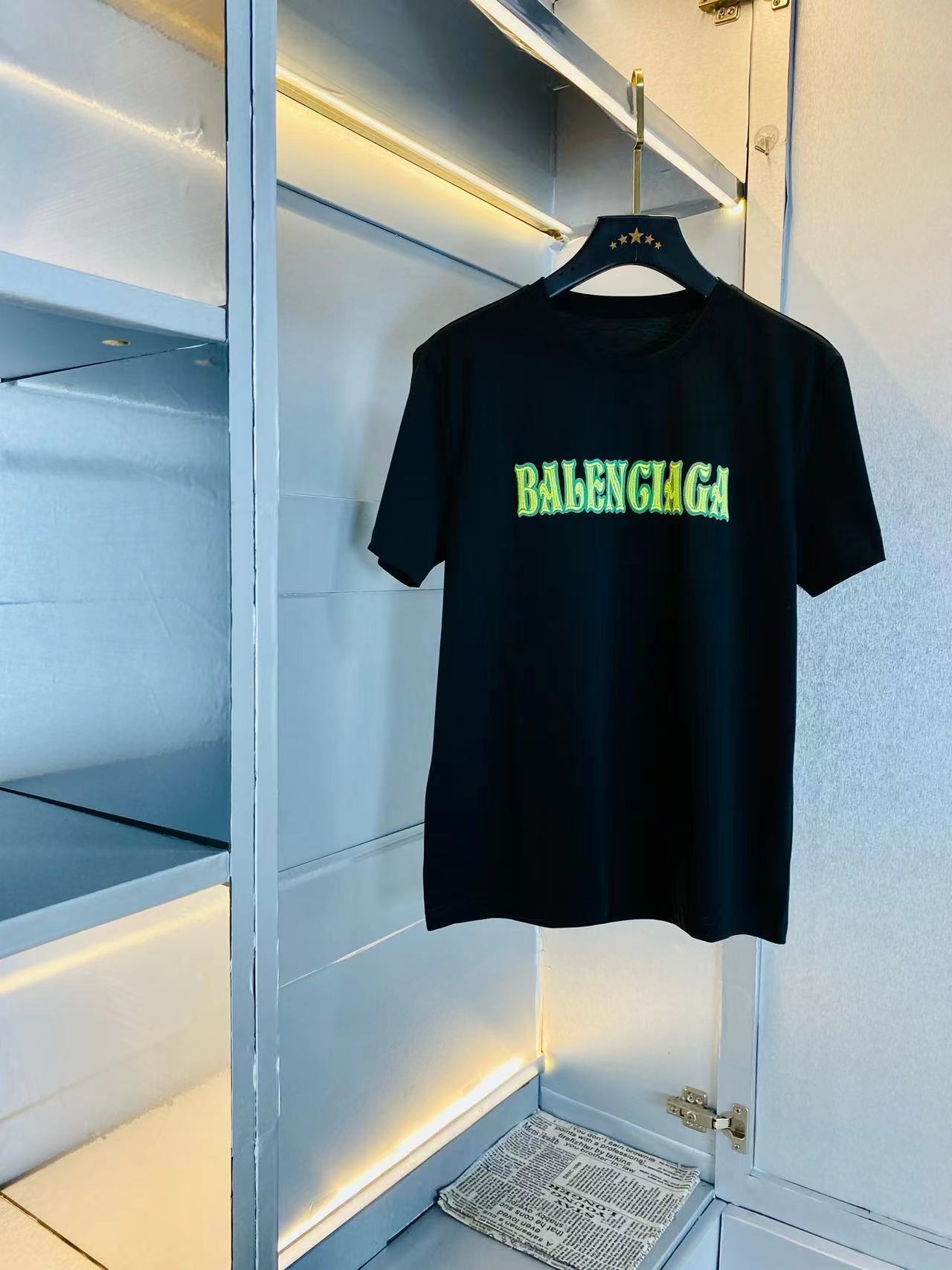 詳細な写真と価格については私に連絡してください。