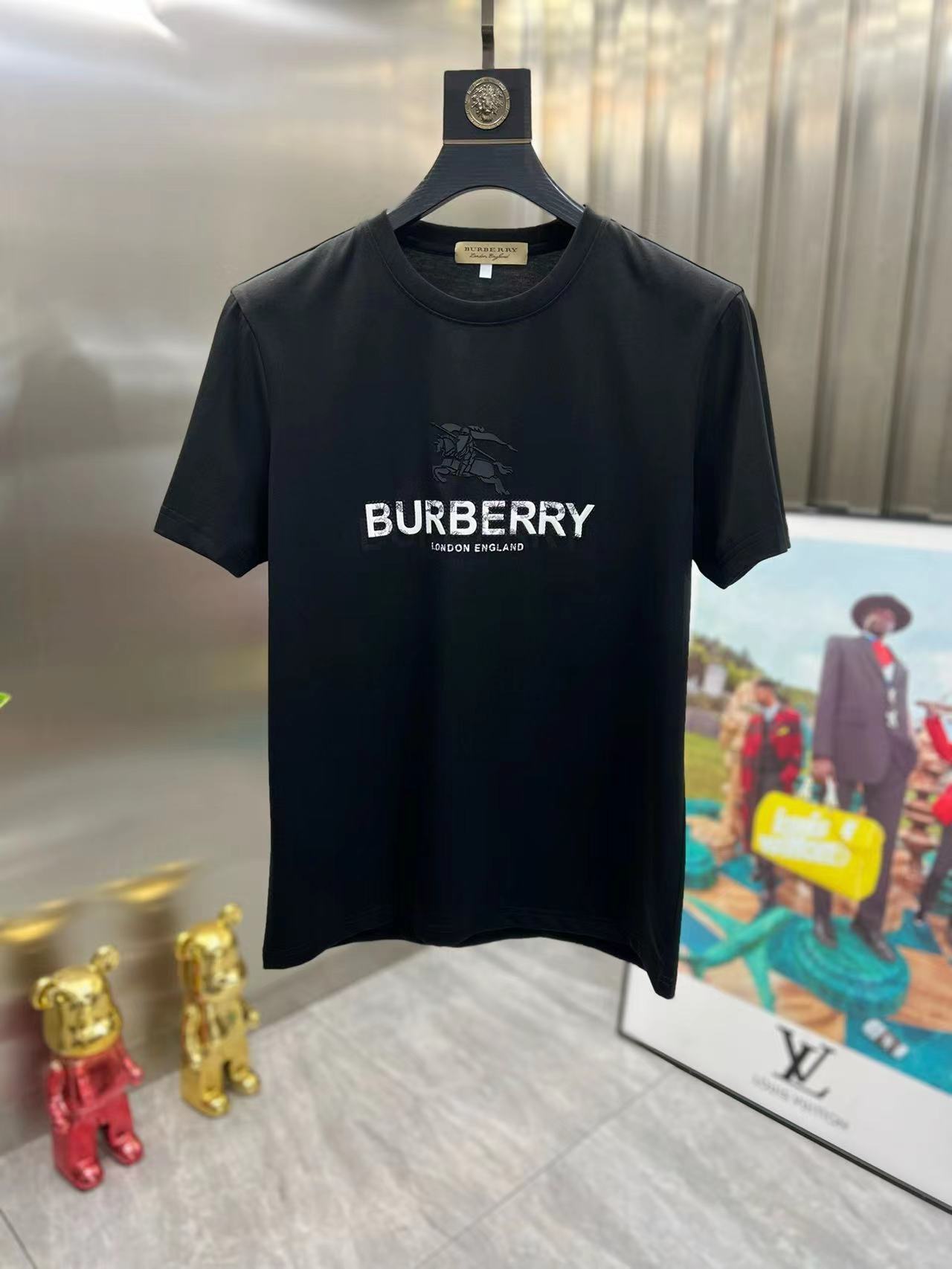 詳細な写真と価格については私に連絡してください。