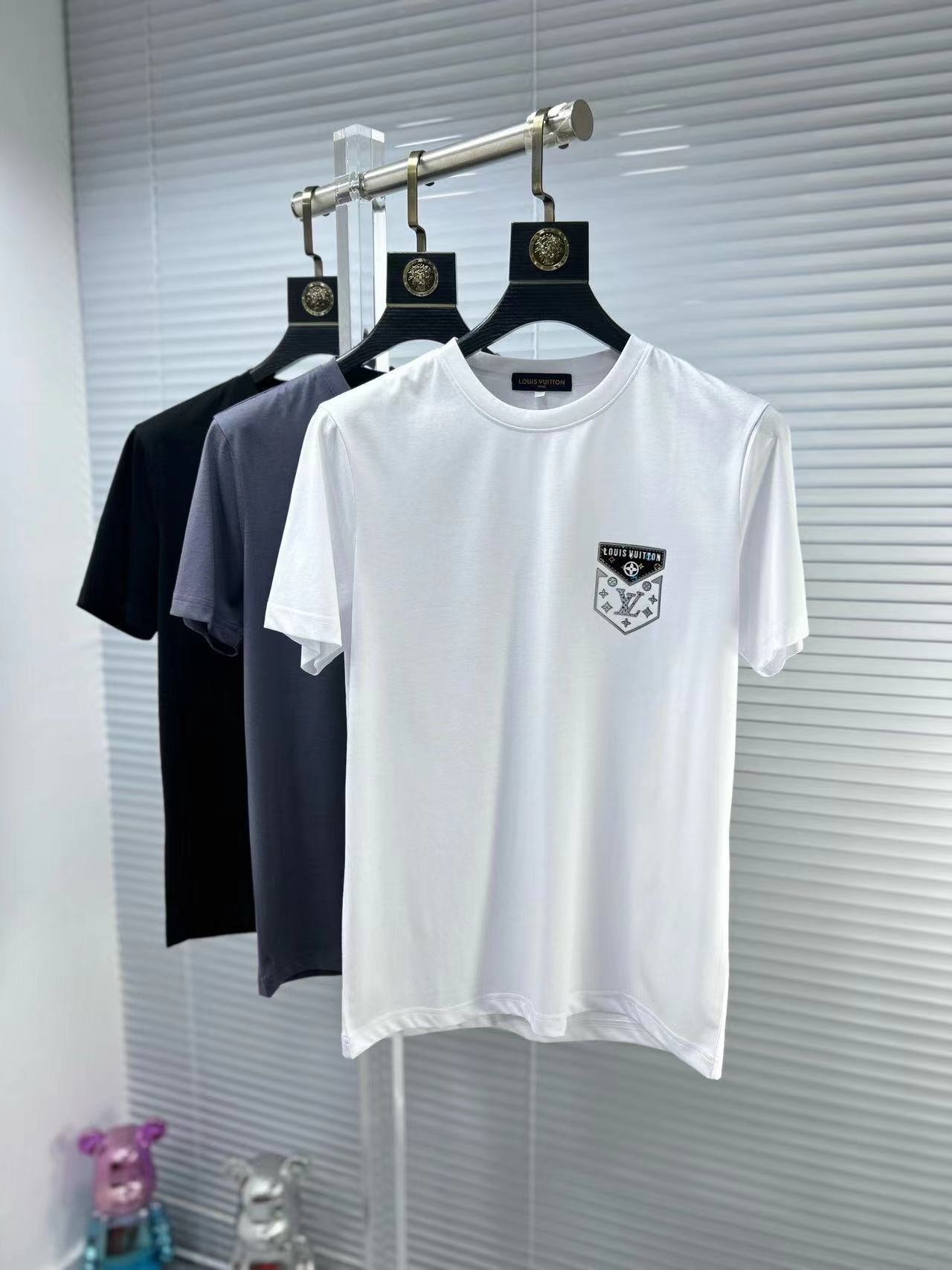 詳細な写真と価格については私に連絡してください。