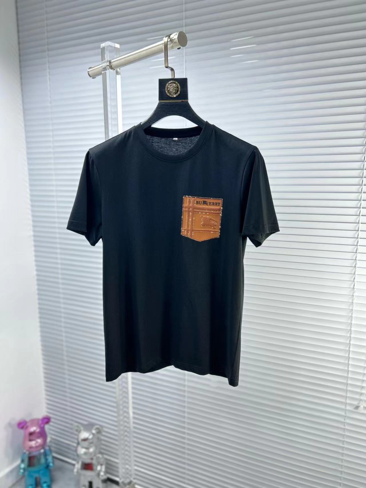 詳細な写真と価格については私に連絡してください。