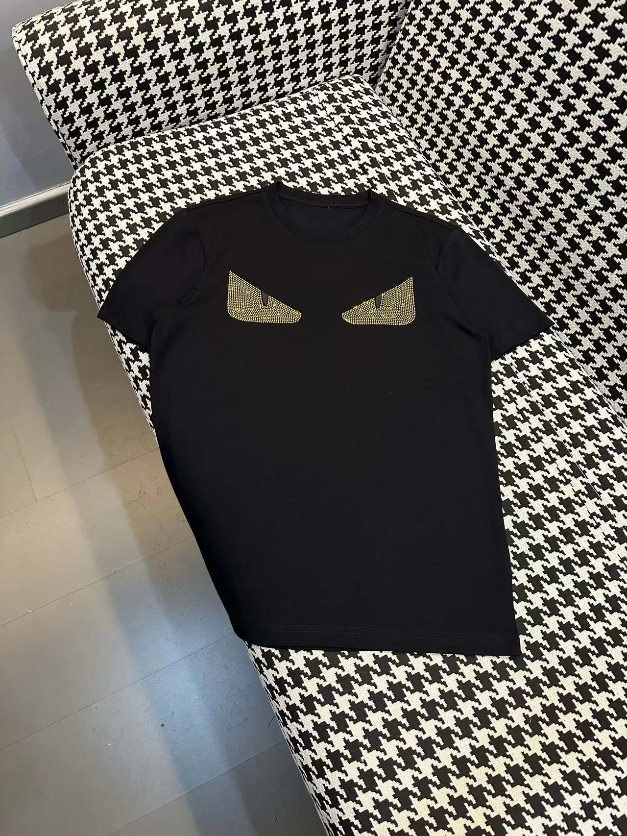 詳細な写真と価格については私に連絡してください。