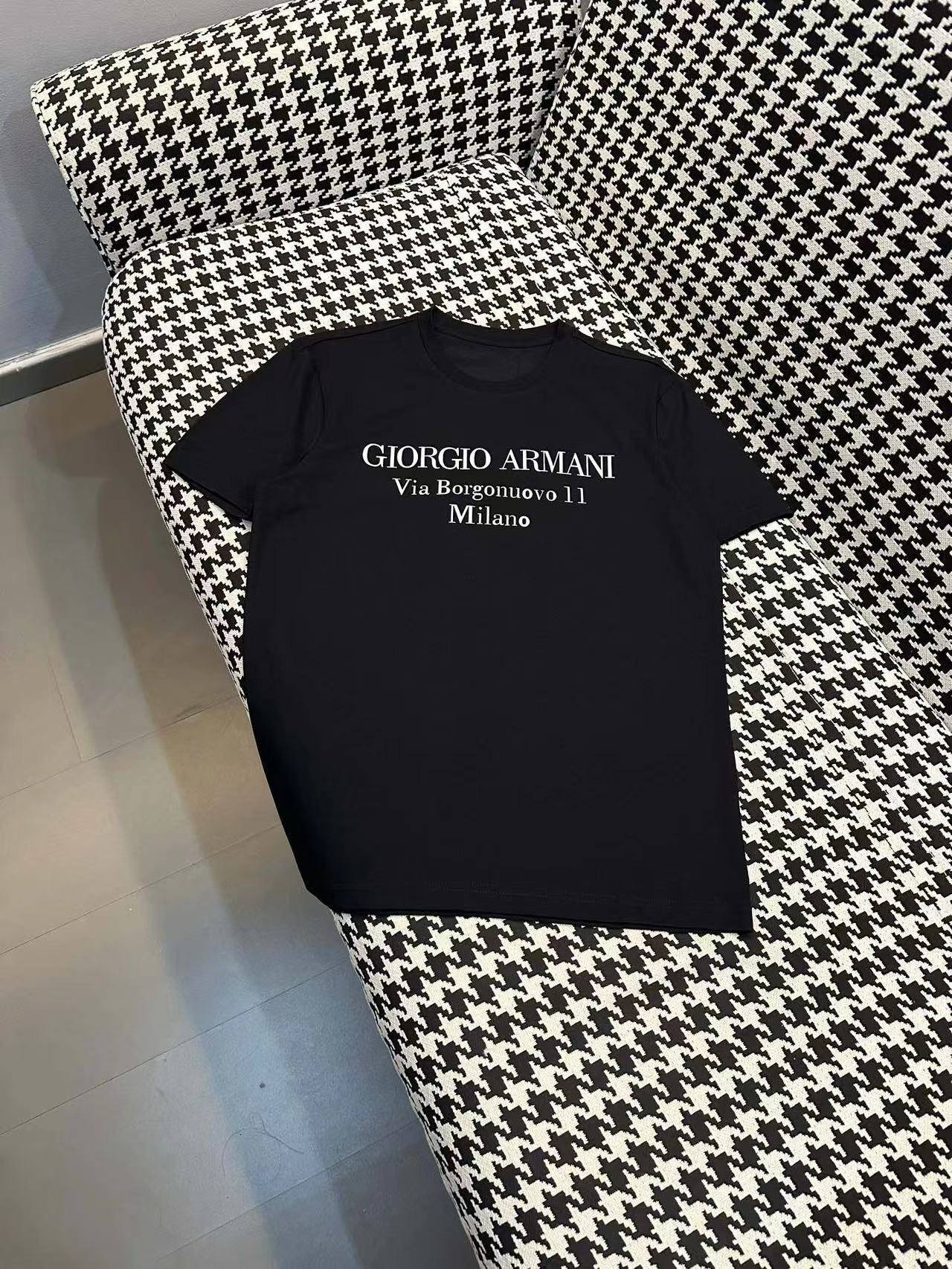 詳細な写真と価格については私に連絡してください。