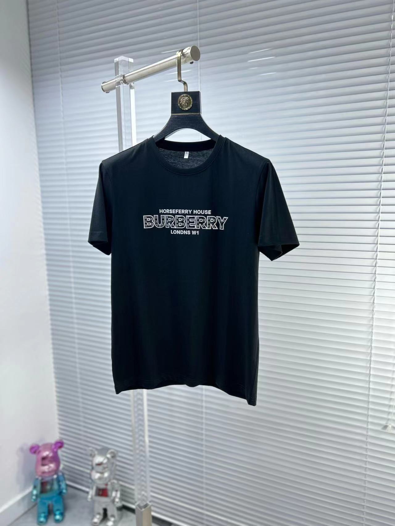 詳細な写真と価格については私に連絡してください。