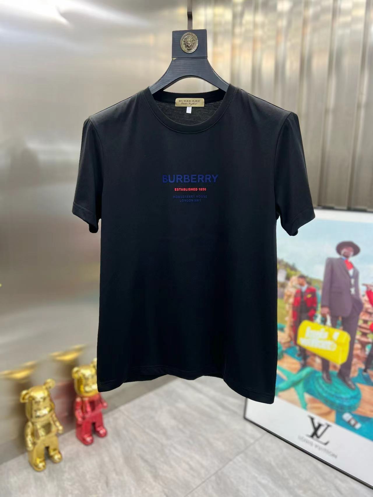 詳細な写真と価格については私に連絡してください。