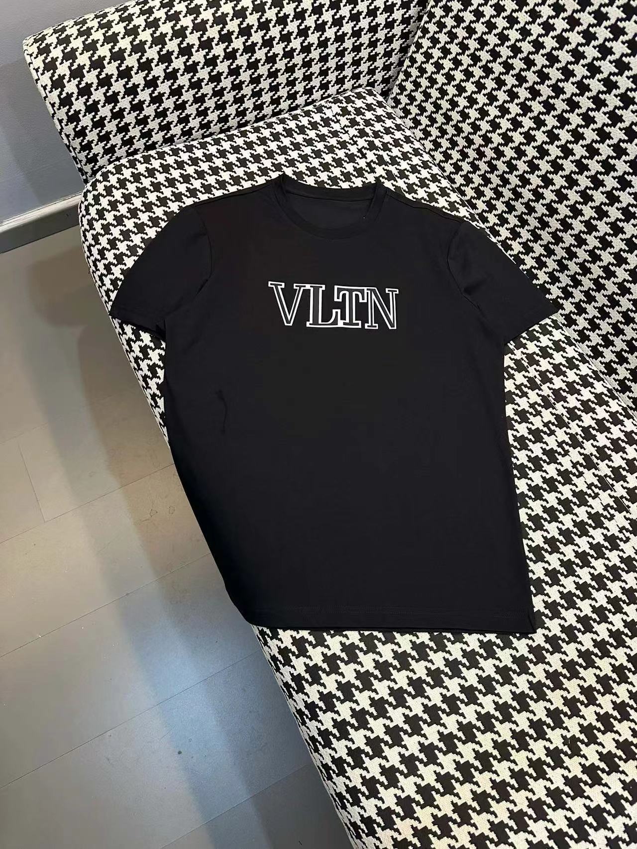 詳細な写真と価格については私に連絡してください。