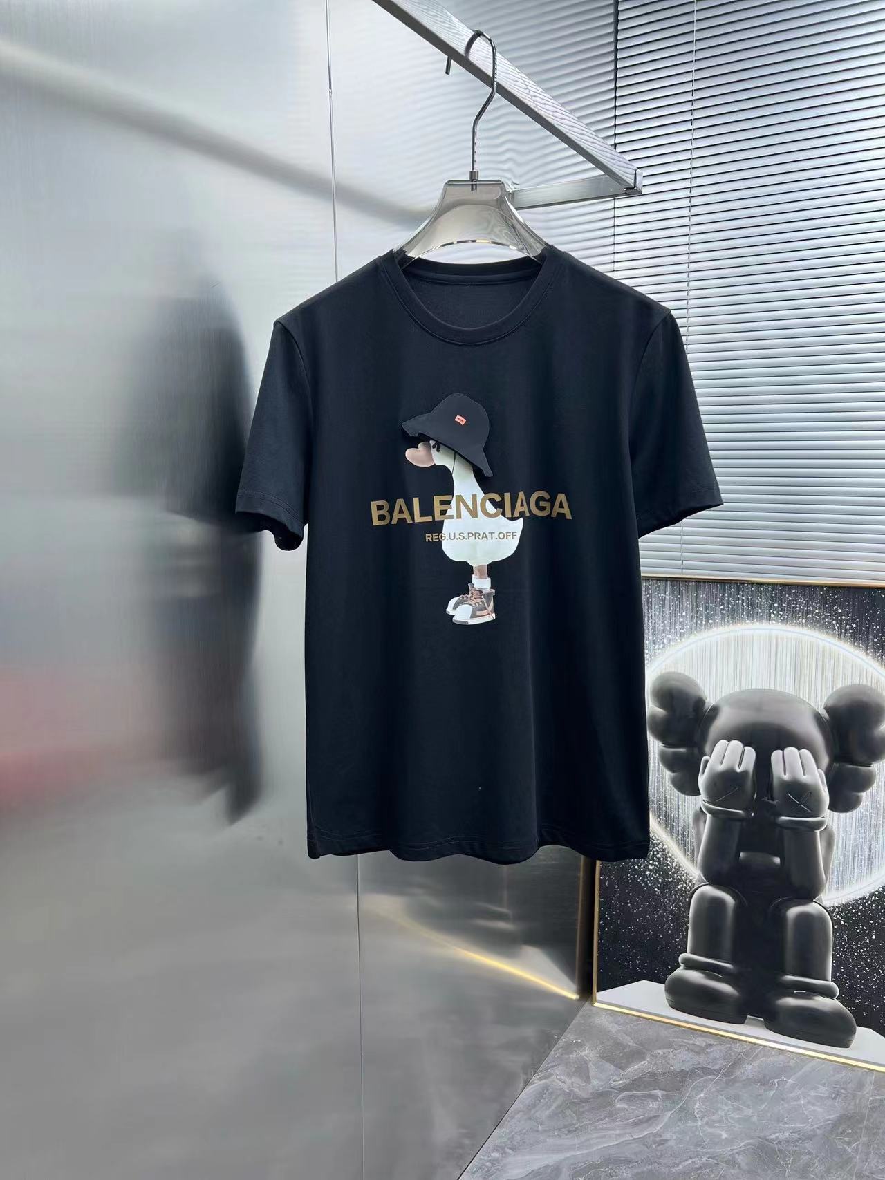 詳細な写真と価格については私に連絡してください。