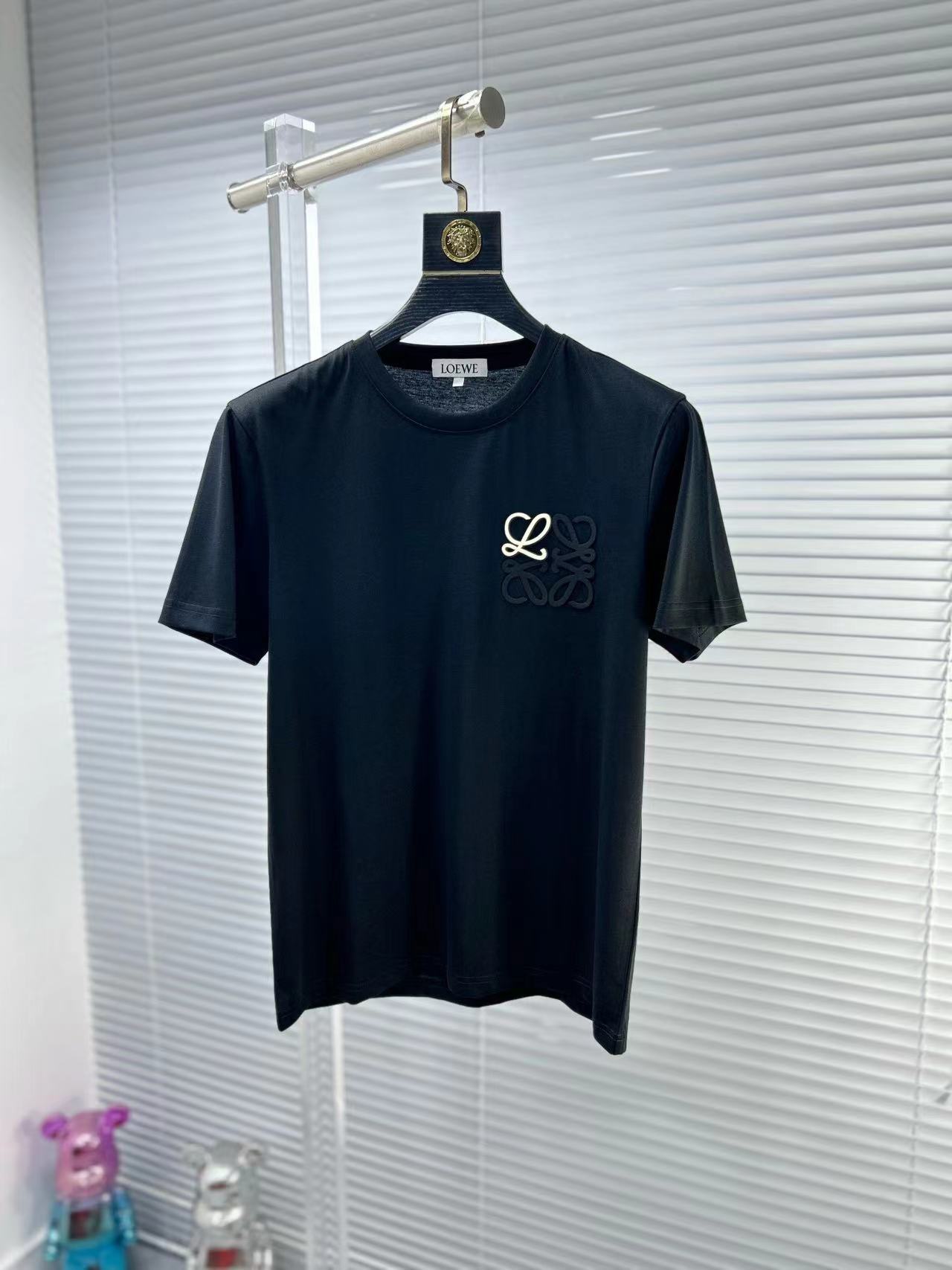 詳細な写真と価格については私に連絡してください。