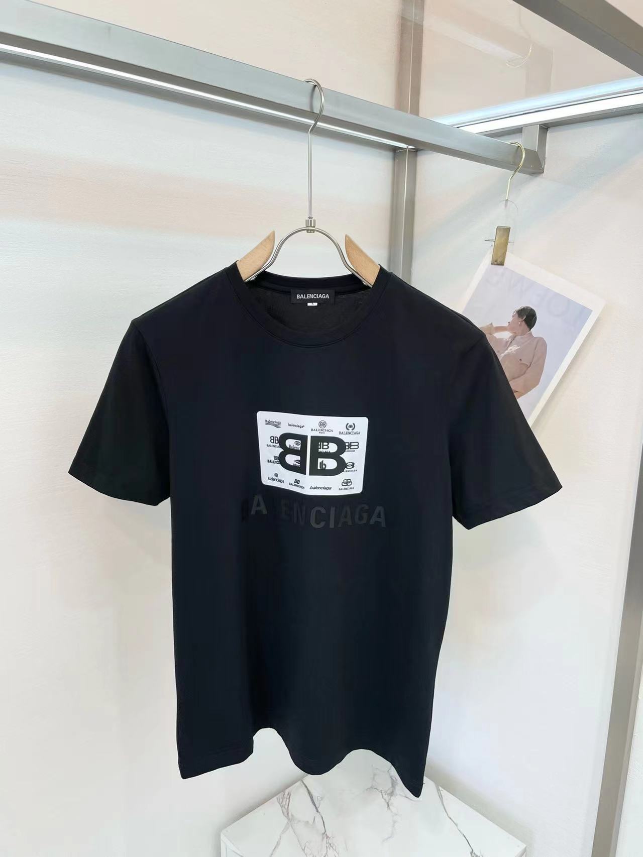 詳細な写真と価格については私に連絡してください。