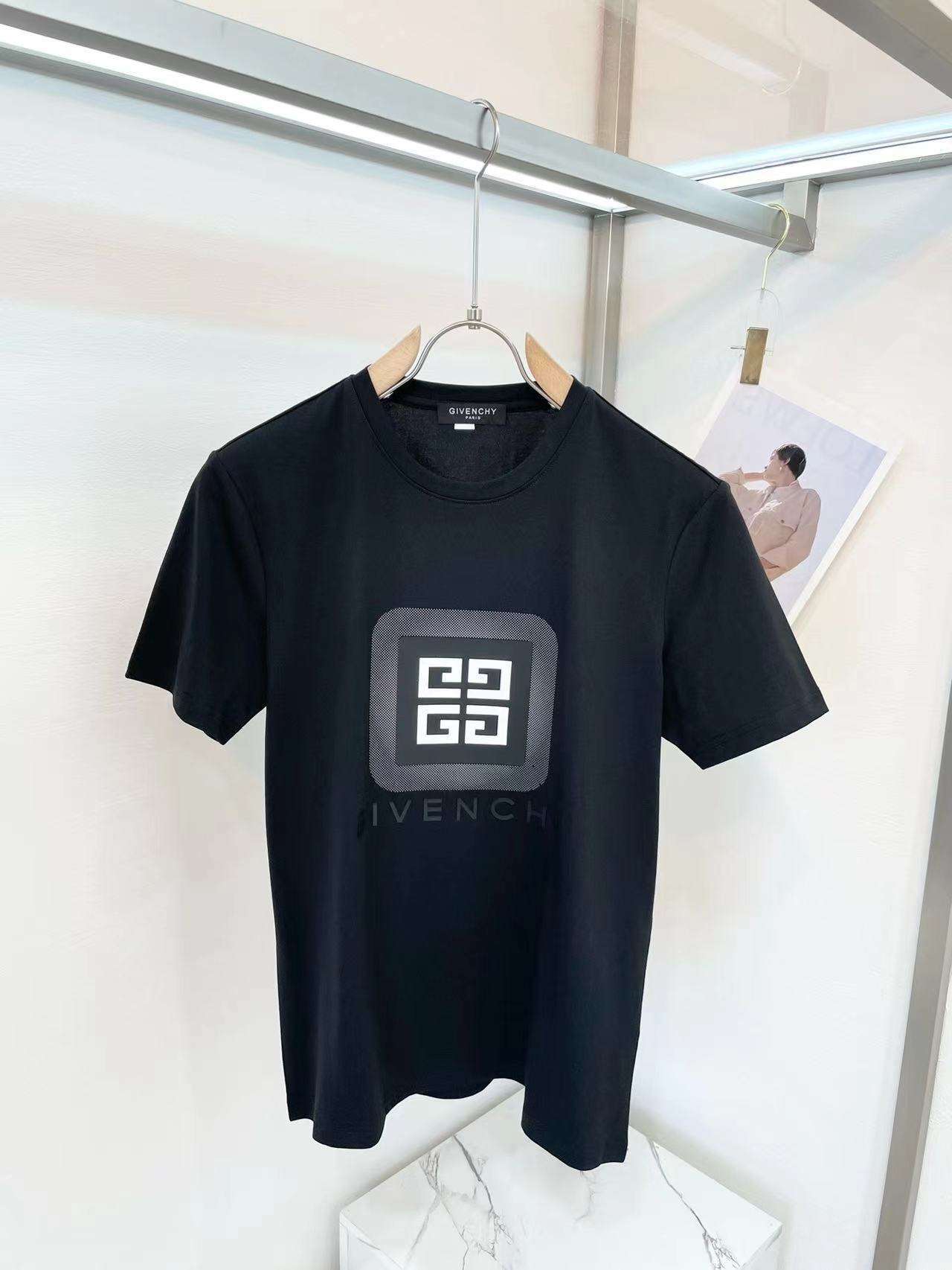 詳細な写真と価格については私に連絡してください。