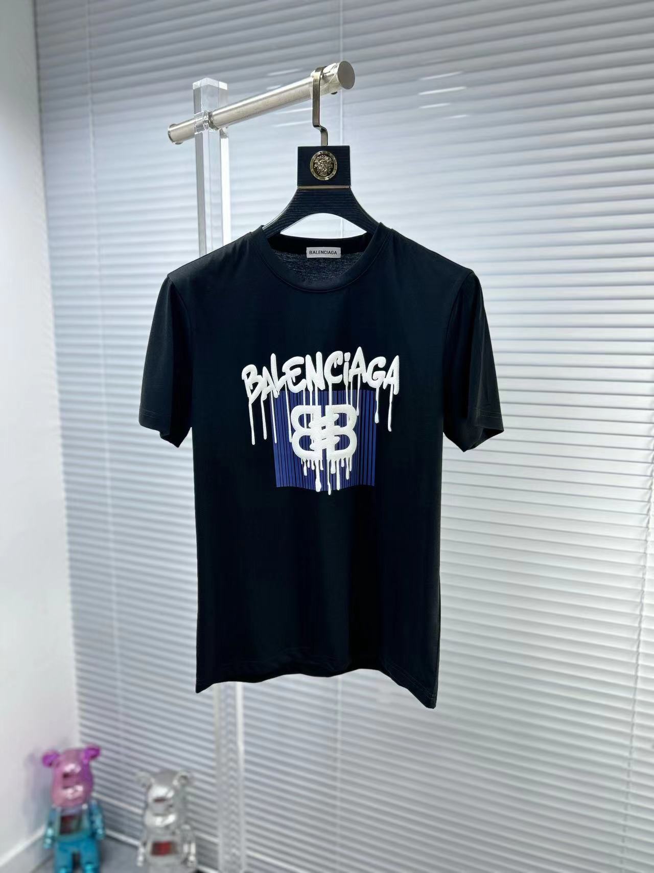 詳細な写真と価格については私に連絡してください。