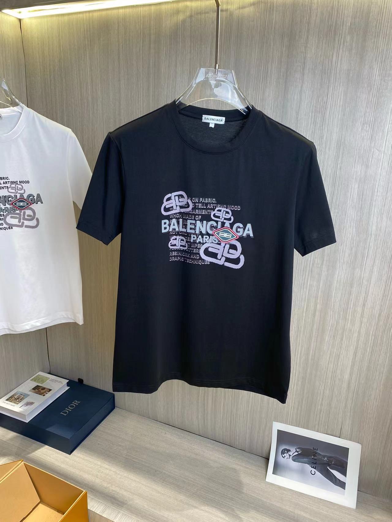 詳細な写真と価格については私に連絡してください。