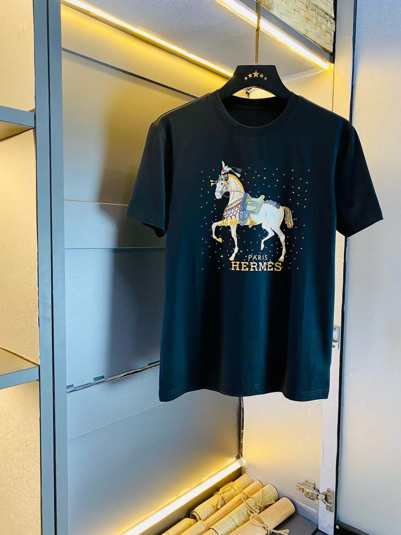 詳細な写真と価格については私に連絡してください。