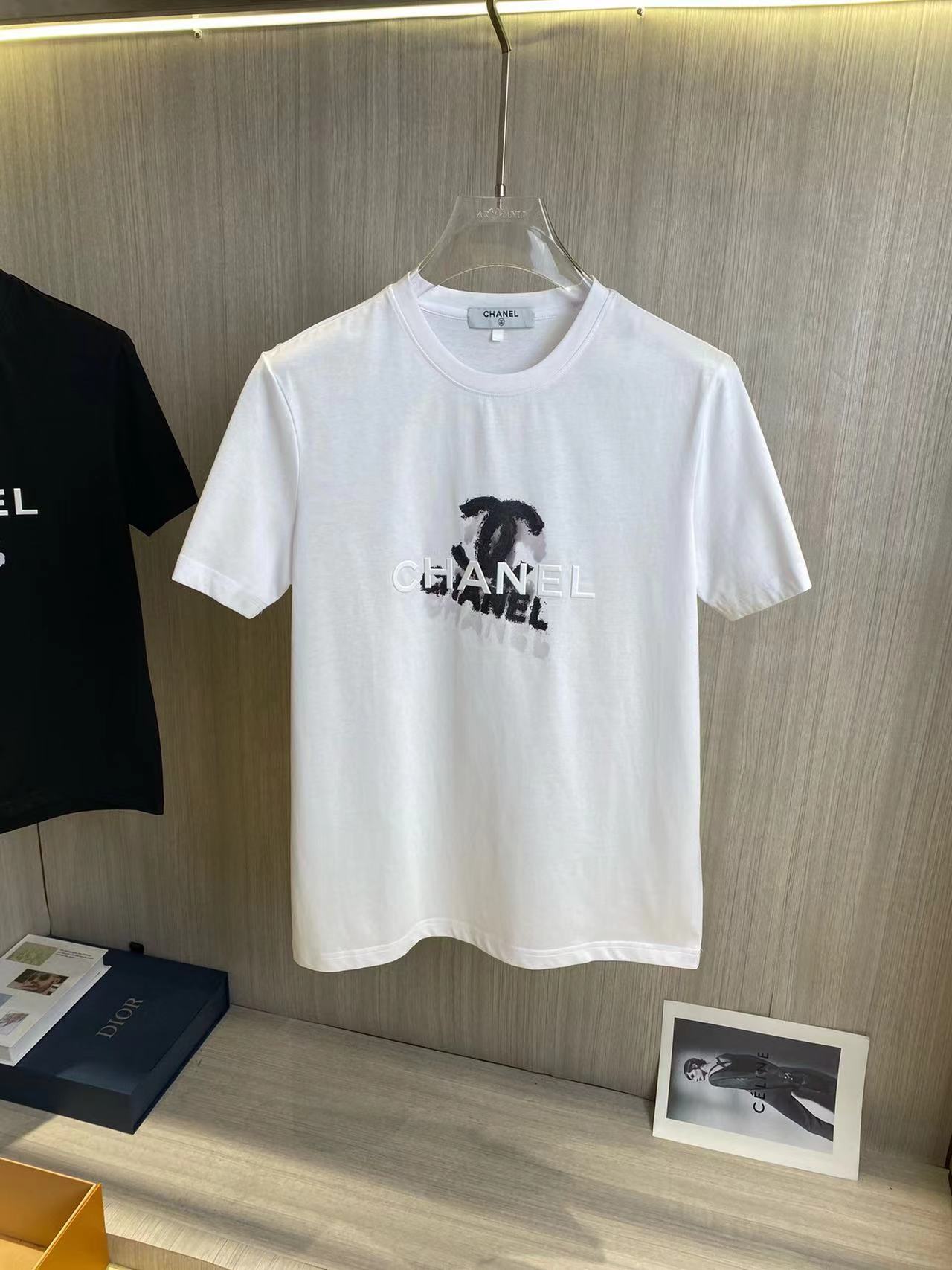 詳細な写真と価格については私に連絡してください。