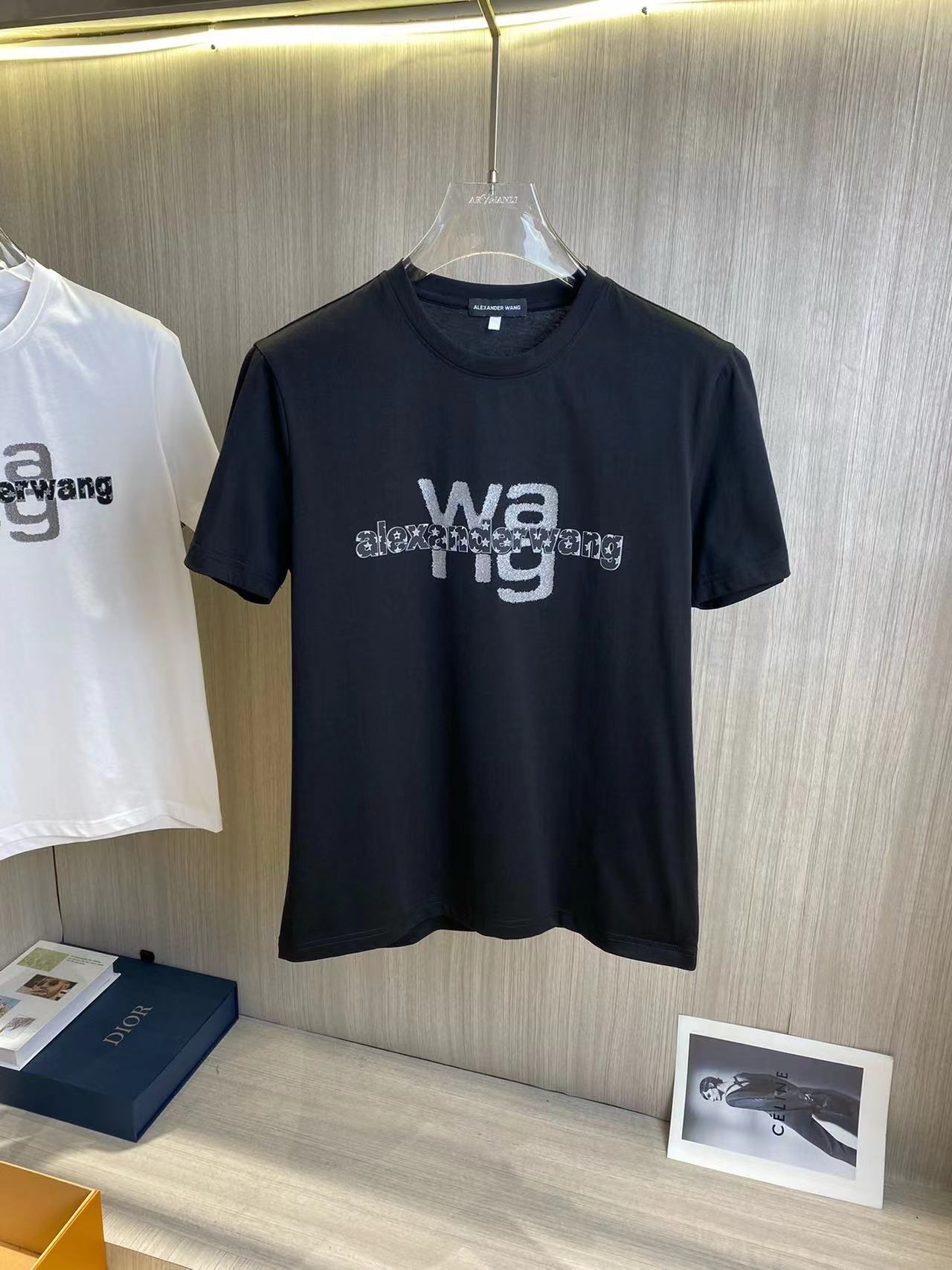 詳細な写真と価格については私に連絡してください。