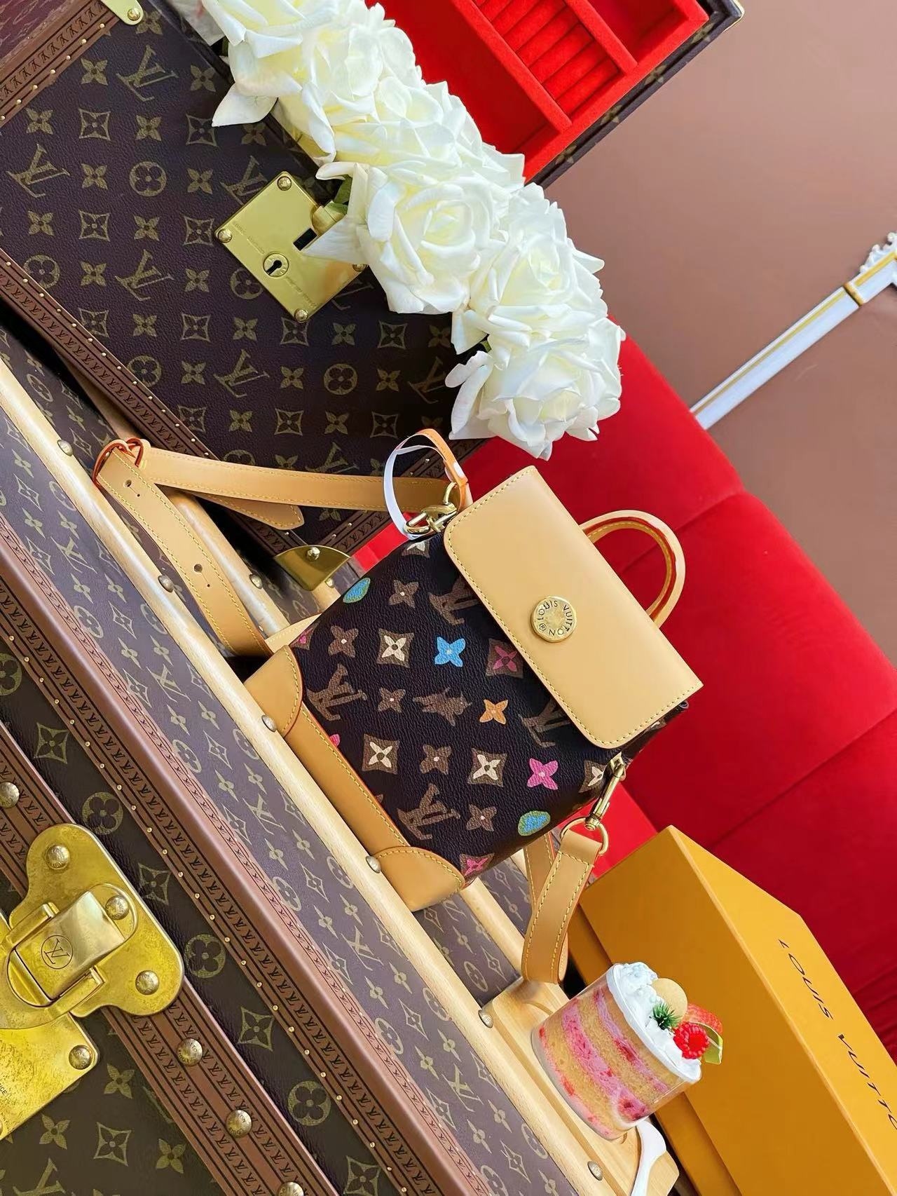 詳細な写真と価格については私に連絡してください