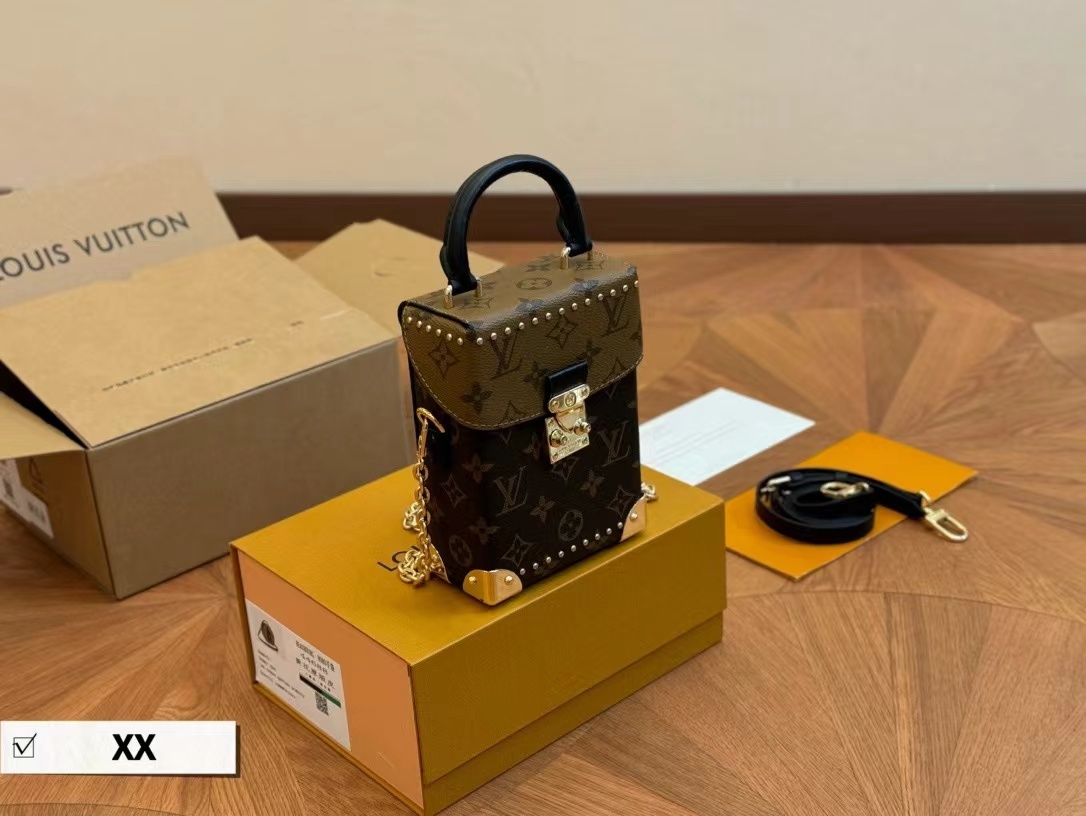 詳細な写真と価格については私に連絡してください