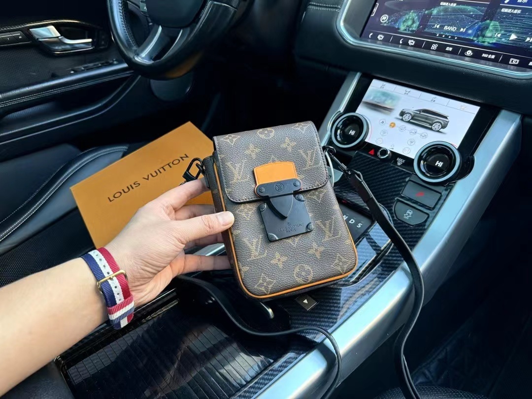 詳細な写真と価格については私に連絡してください