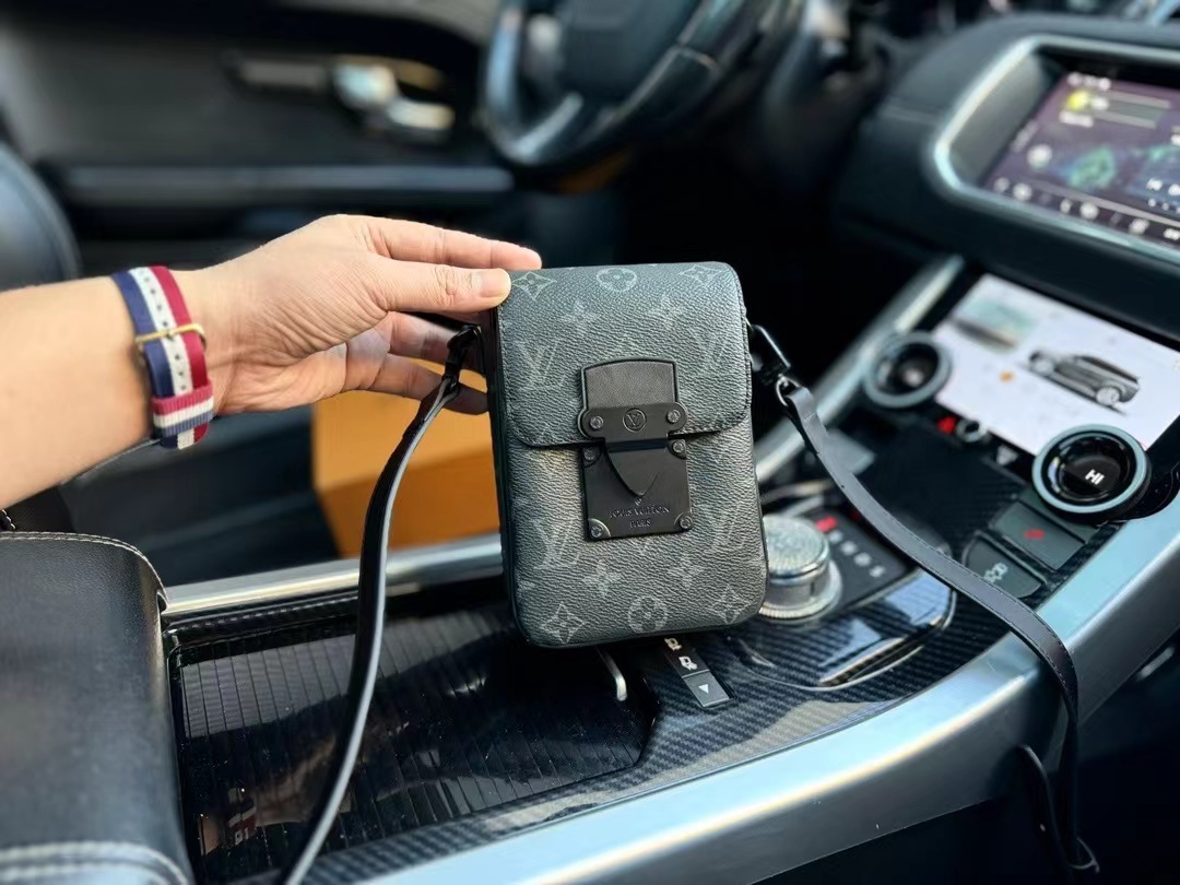 詳細な写真と価格については私に連絡してください