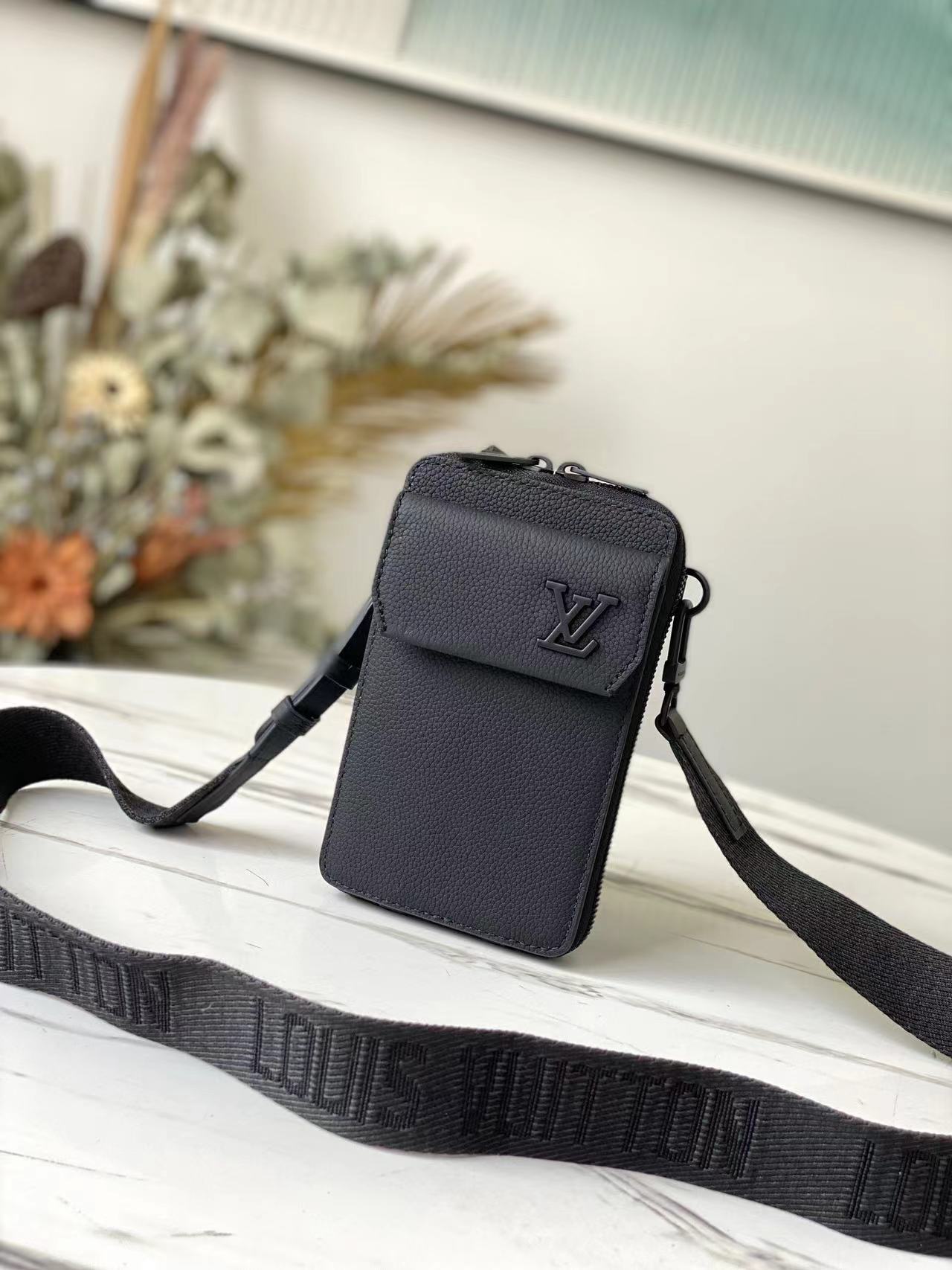 詳細な写真と価格については私に連絡してください