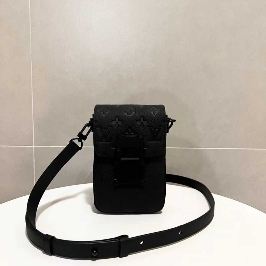 詳細な写真と価格については私に連絡してください