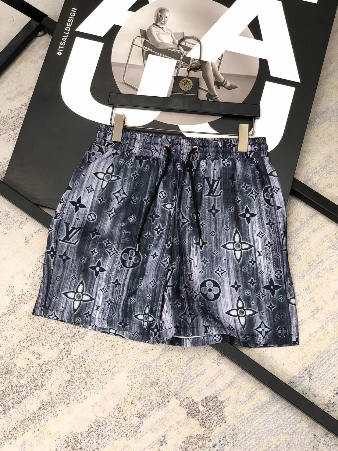 詳細な写真と価格については私に連絡してください。