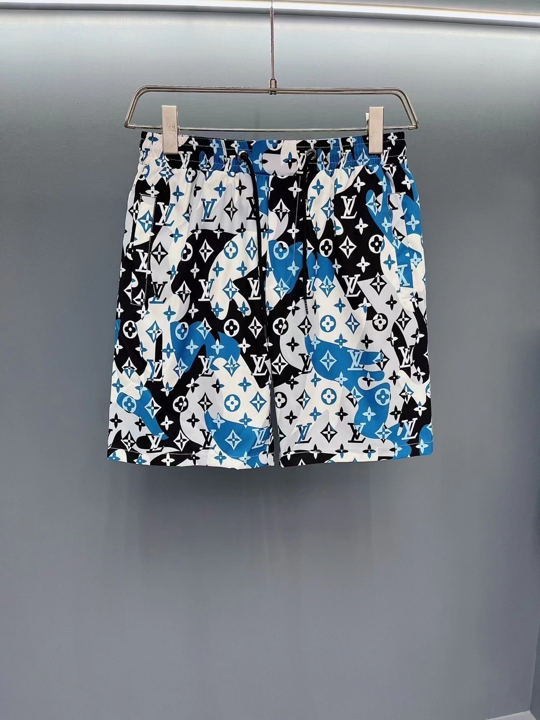 詳細な写真と価格については私に連絡してください。