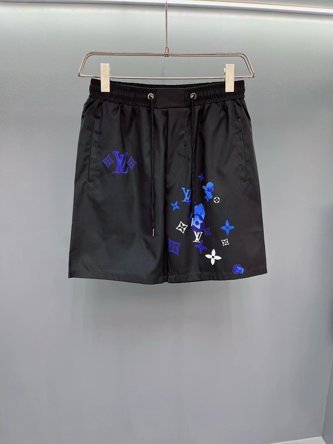 詳細な写真と価格については私に連絡してください。