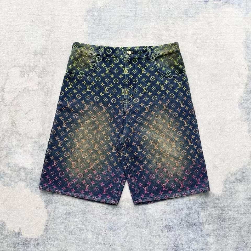 詳細な写真と価格については私に連絡してください。