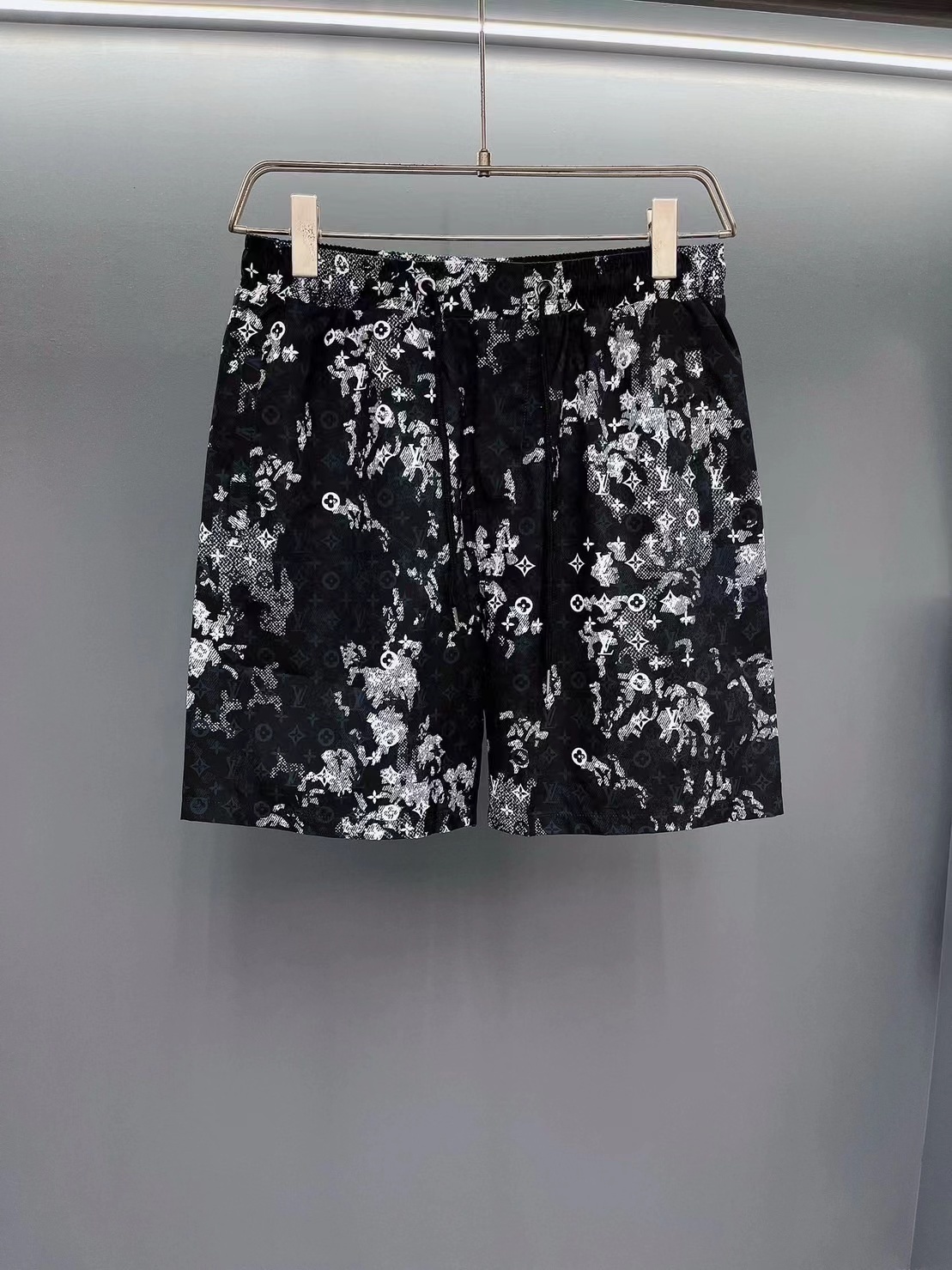 詳細な写真と価格については私に連絡してください。