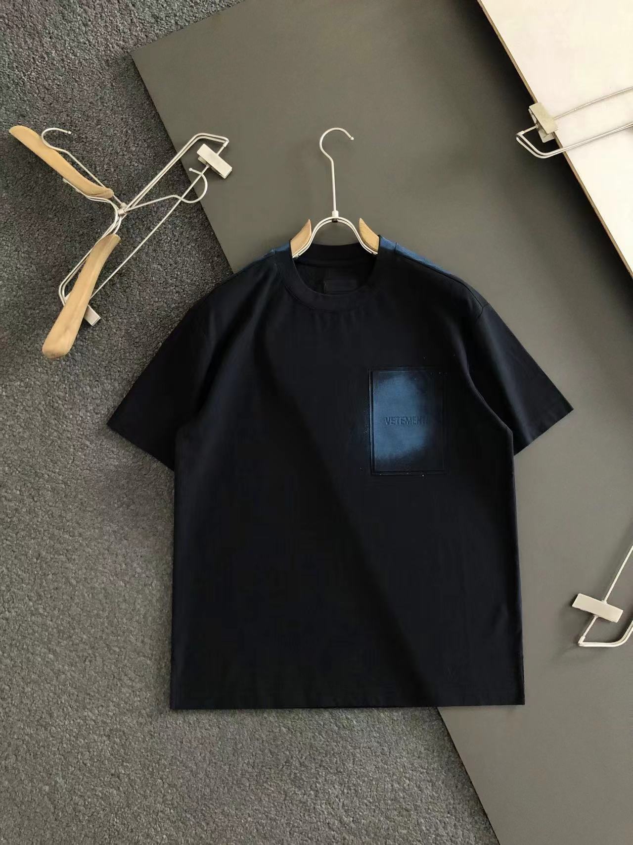 詳細な写真と価格については私に連絡してください。