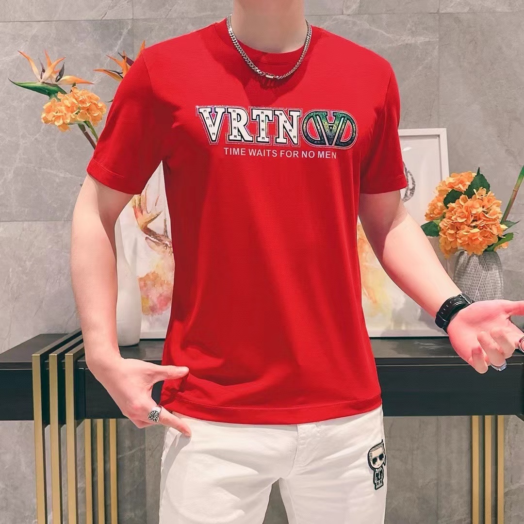 詳細な写真と価格については私に連絡してください。