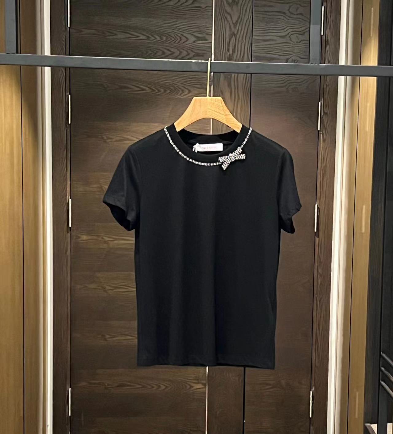 詳細な写真と価格については私に連絡してください。