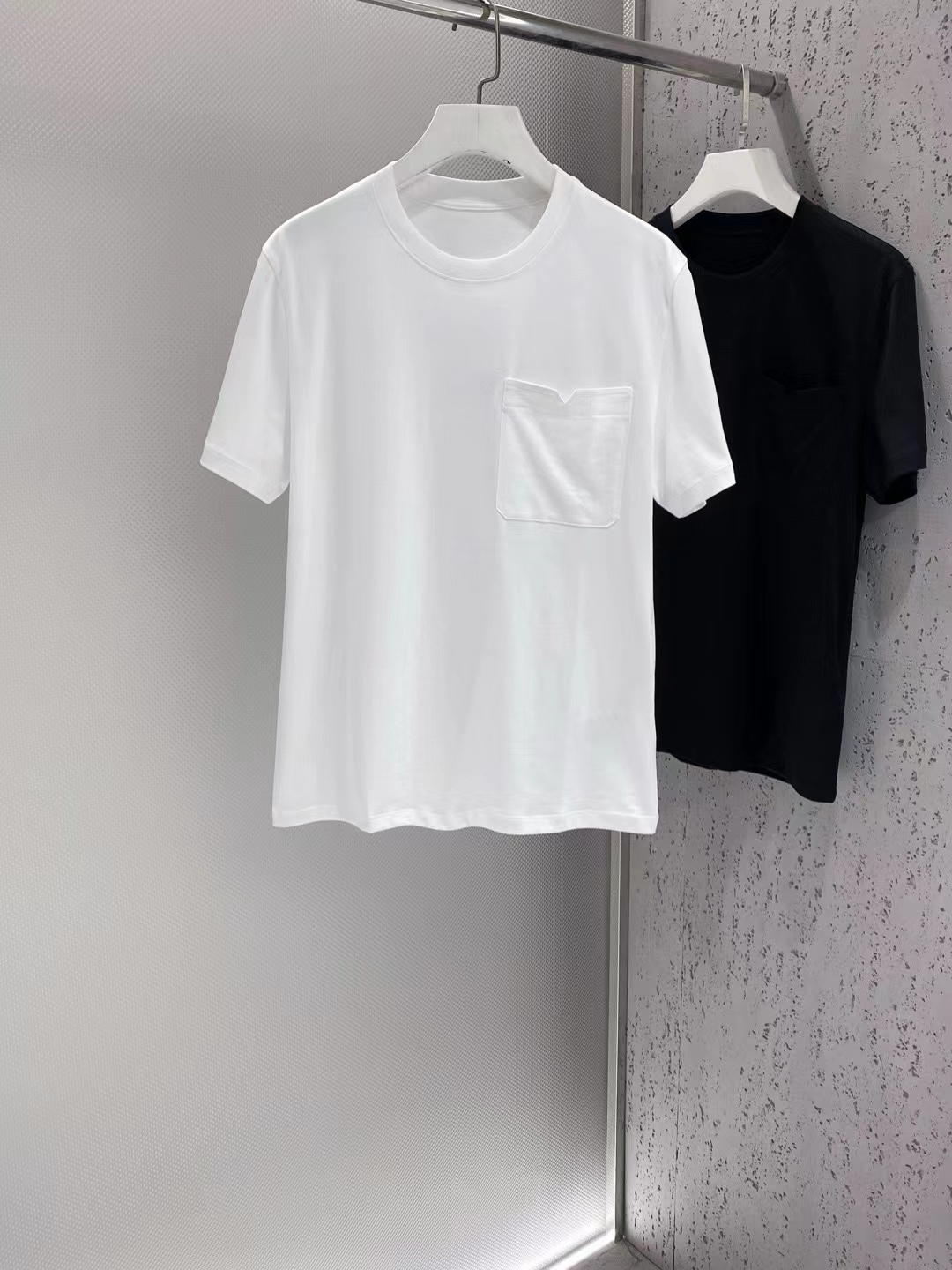 詳細な写真と価格については私に連絡してください。