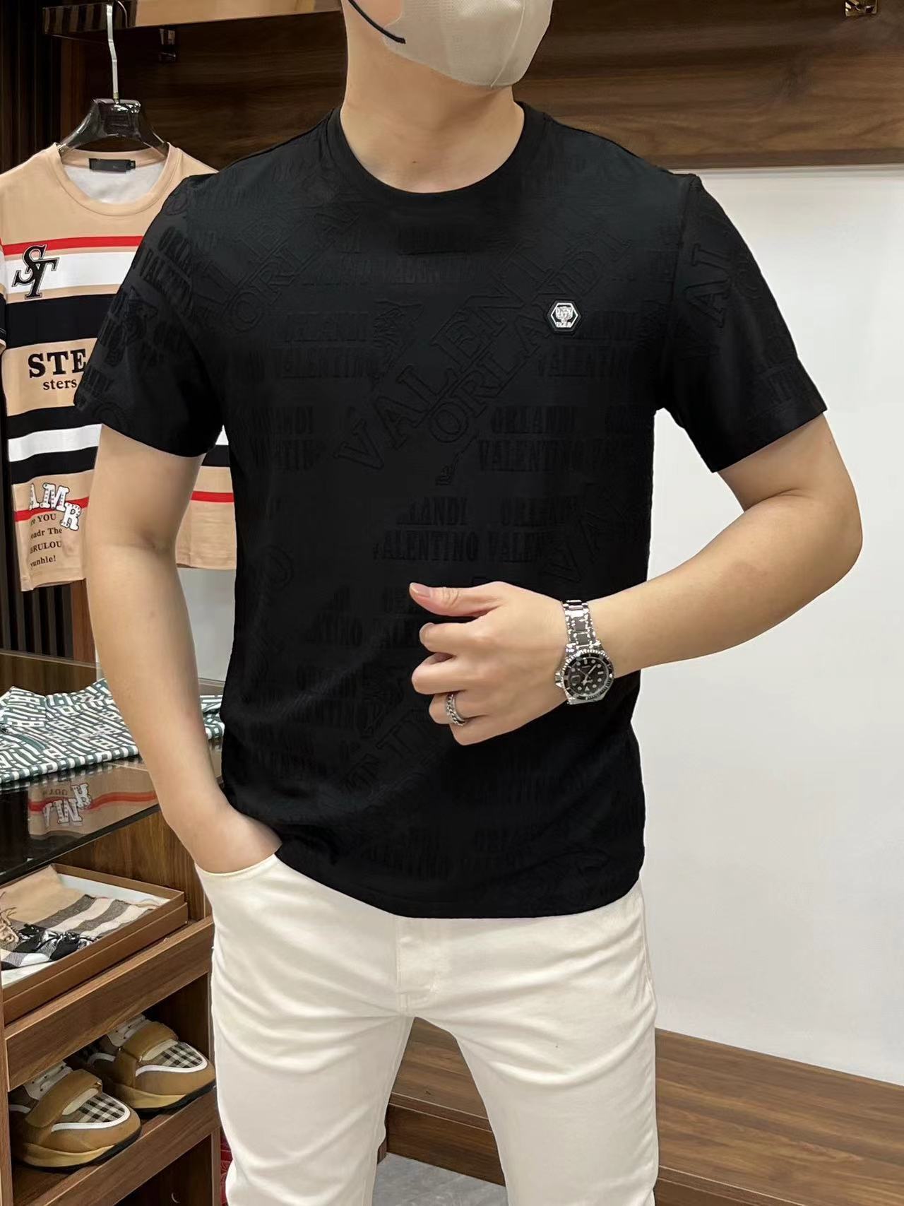 詳細な写真と価格については私に連絡してください。