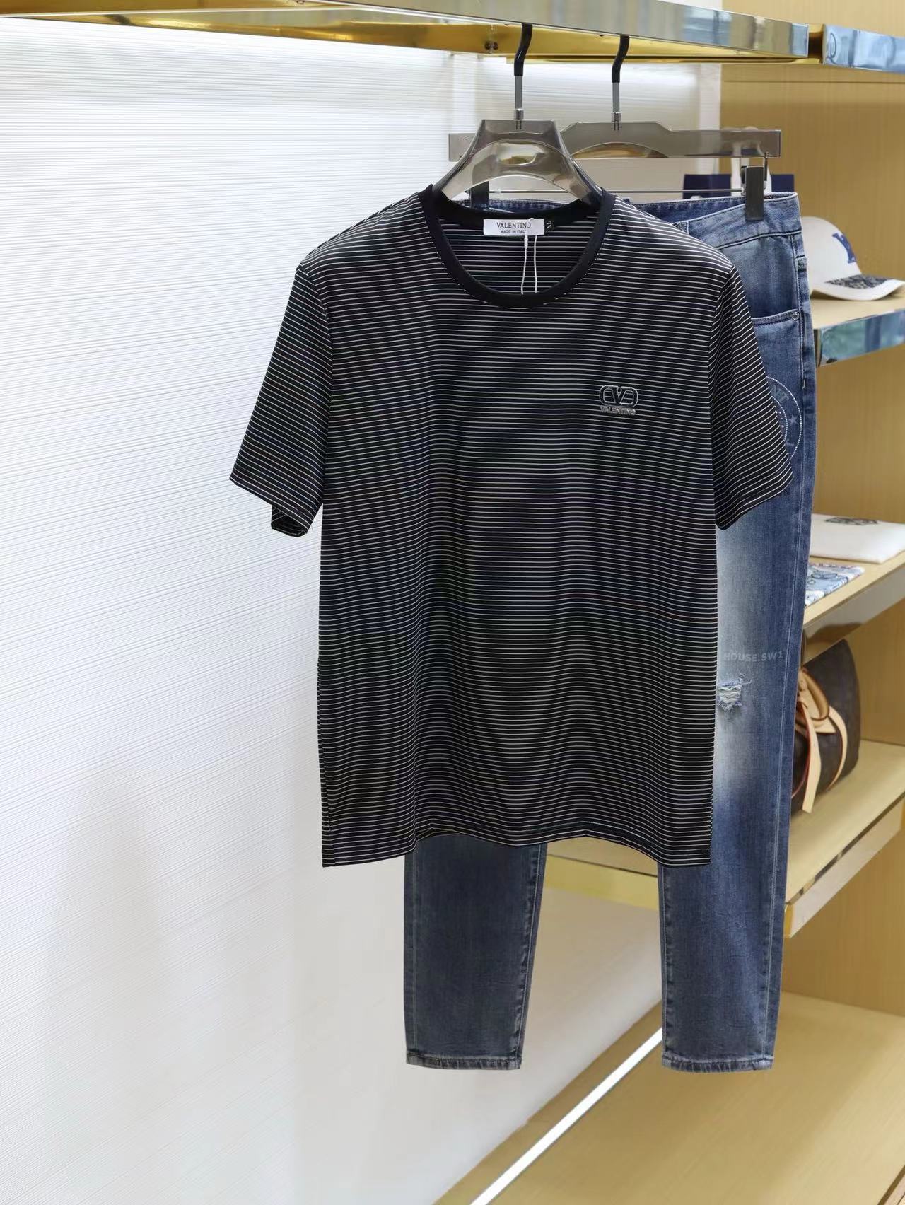 詳細な写真と価格については私に連絡してください。