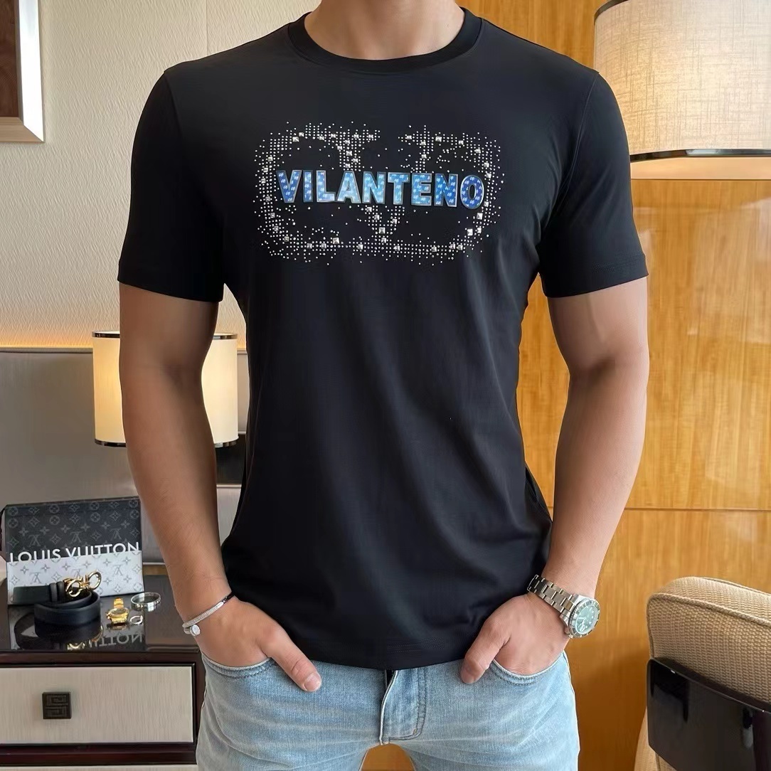 詳細な写真と価格については私に連絡してください。