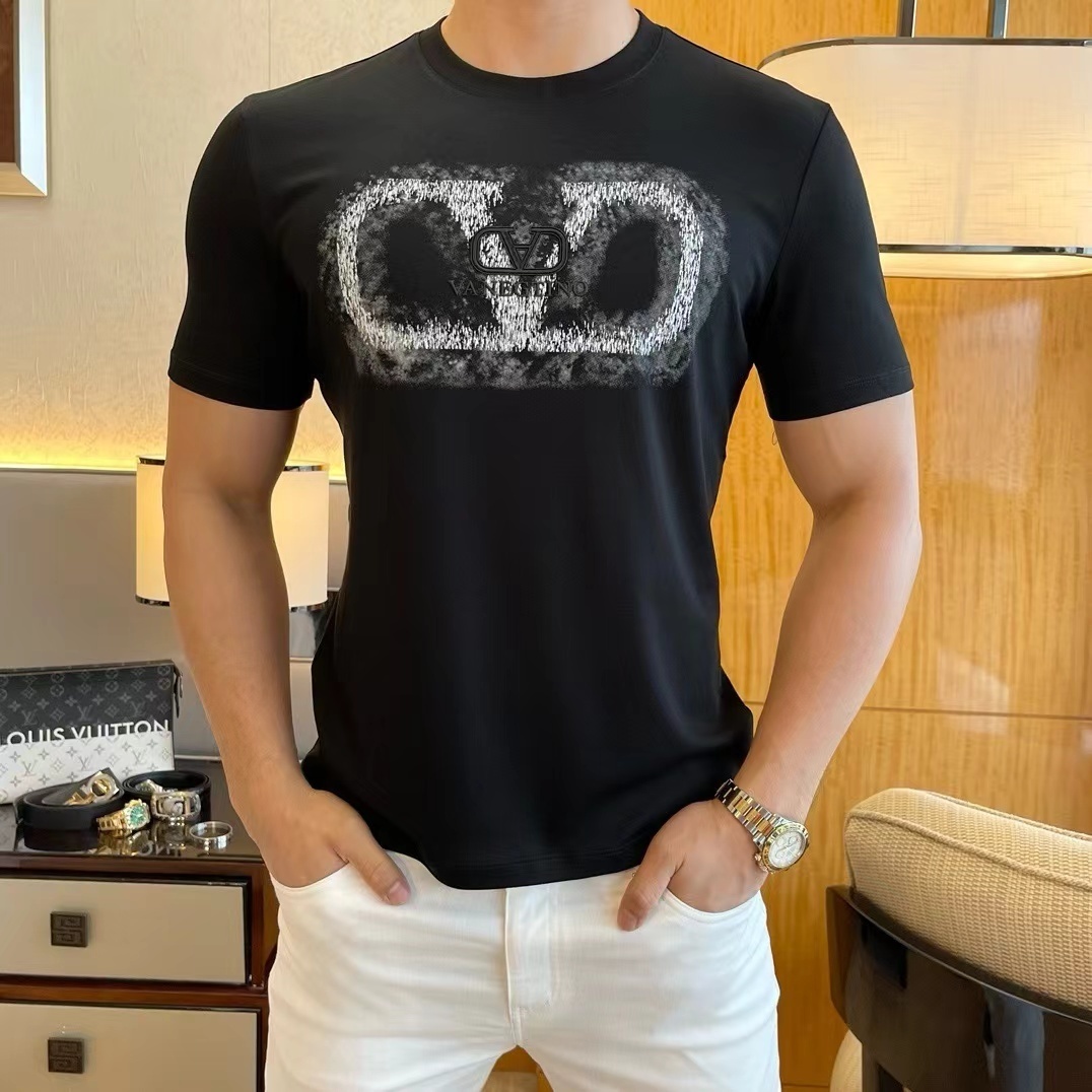 詳細な写真と価格については私に連絡してください。