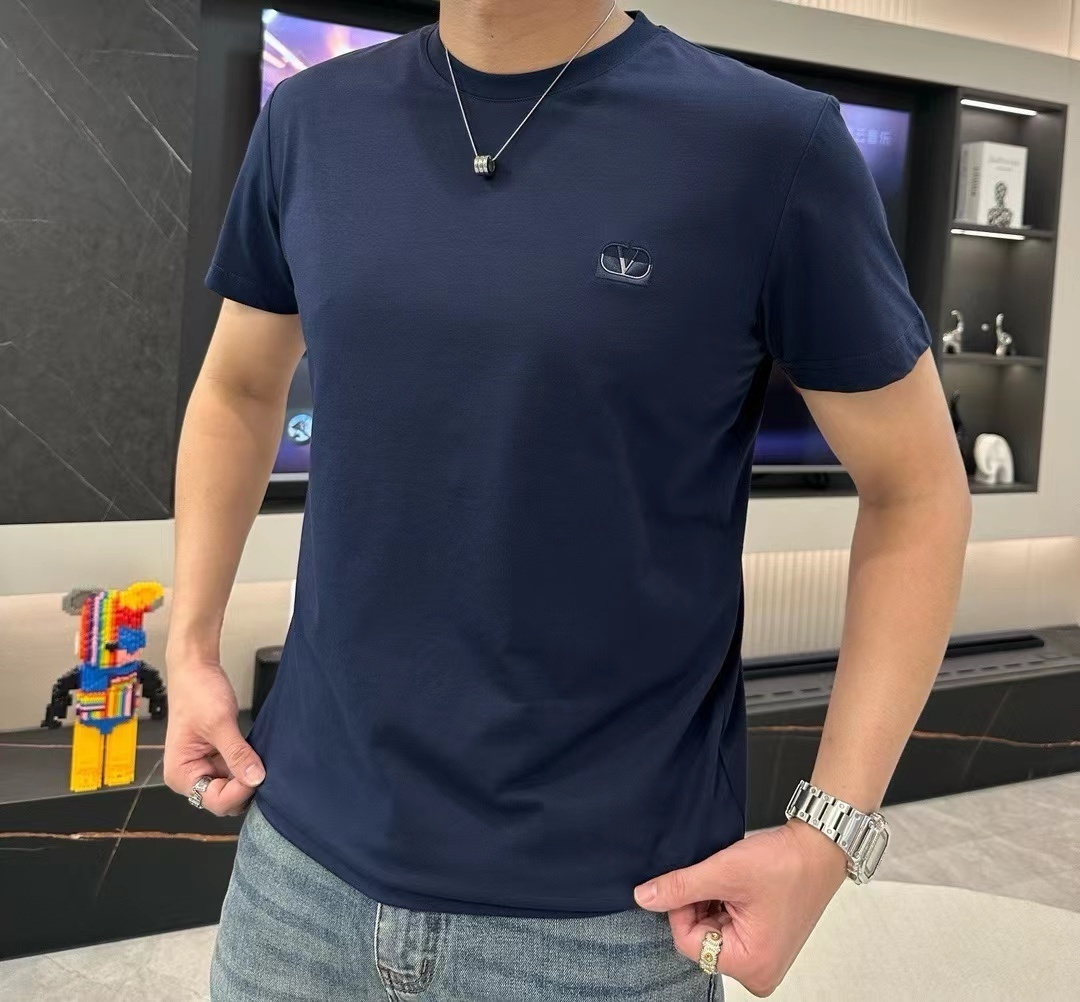 詳細な写真と価格については私に連絡してください。