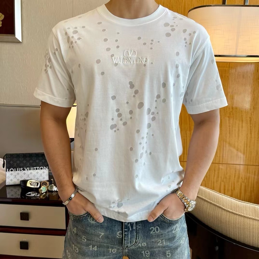 詳細な写真と価格については私に連絡してください。