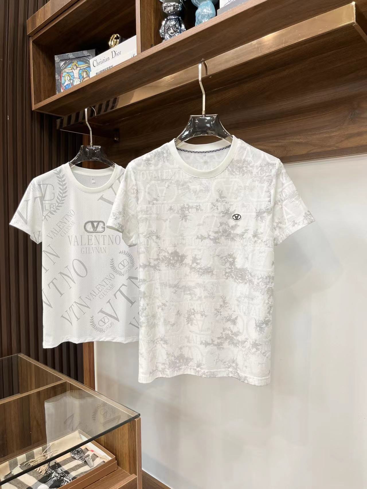 詳細な写真と価格については私に連絡してください。