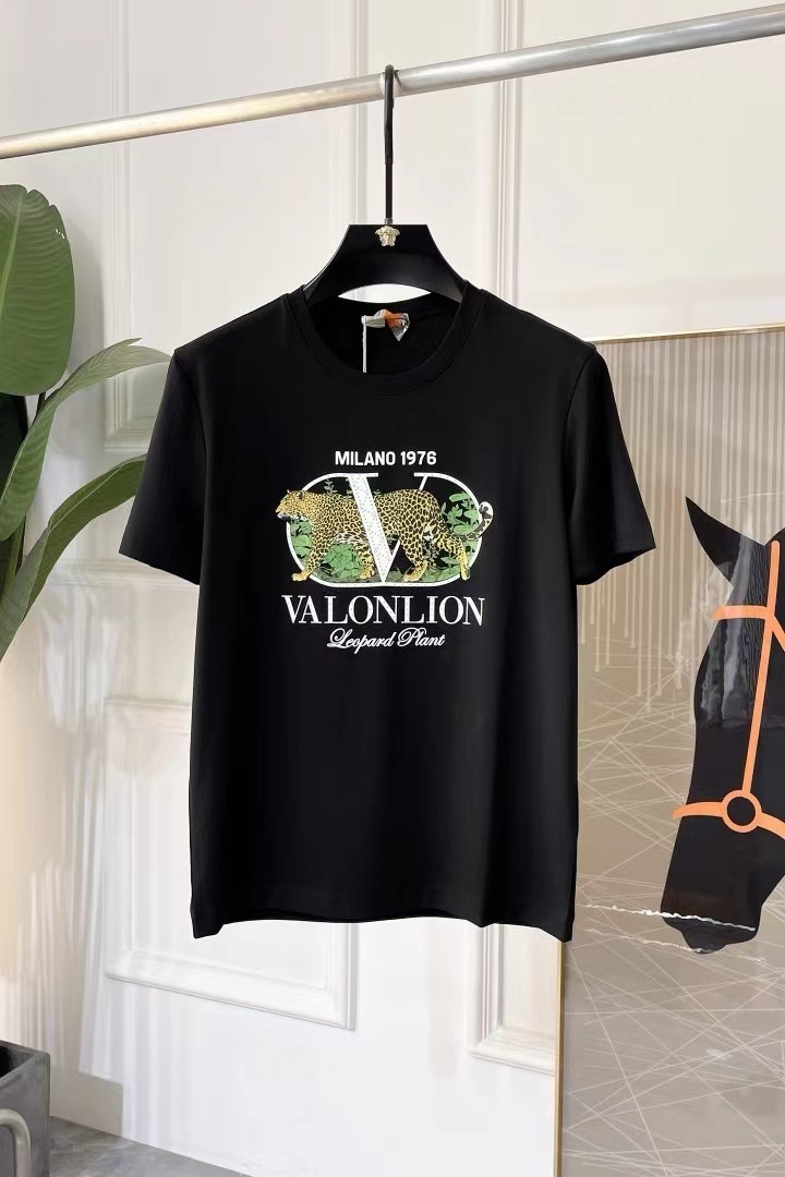 詳細な写真と価格については私に連絡してください。