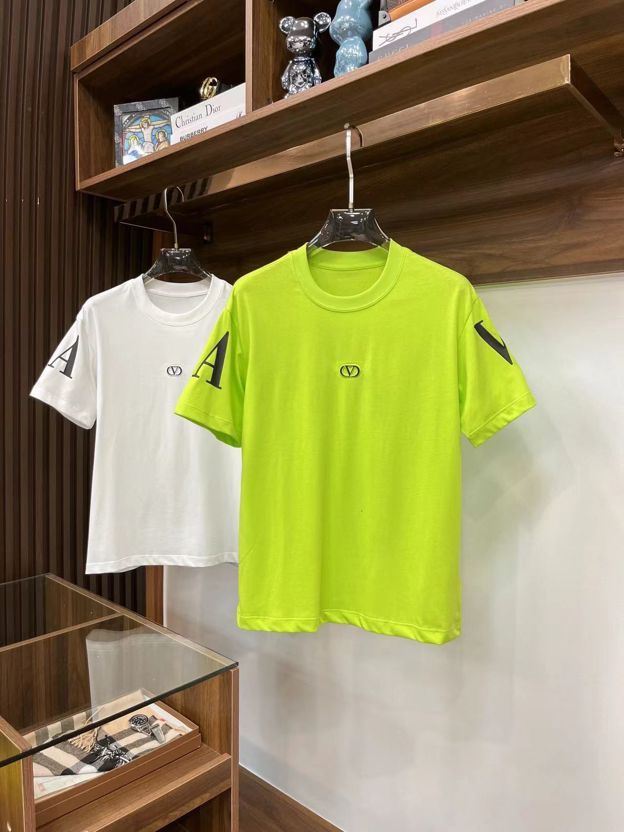 詳細な写真と価格については私に連絡してください。