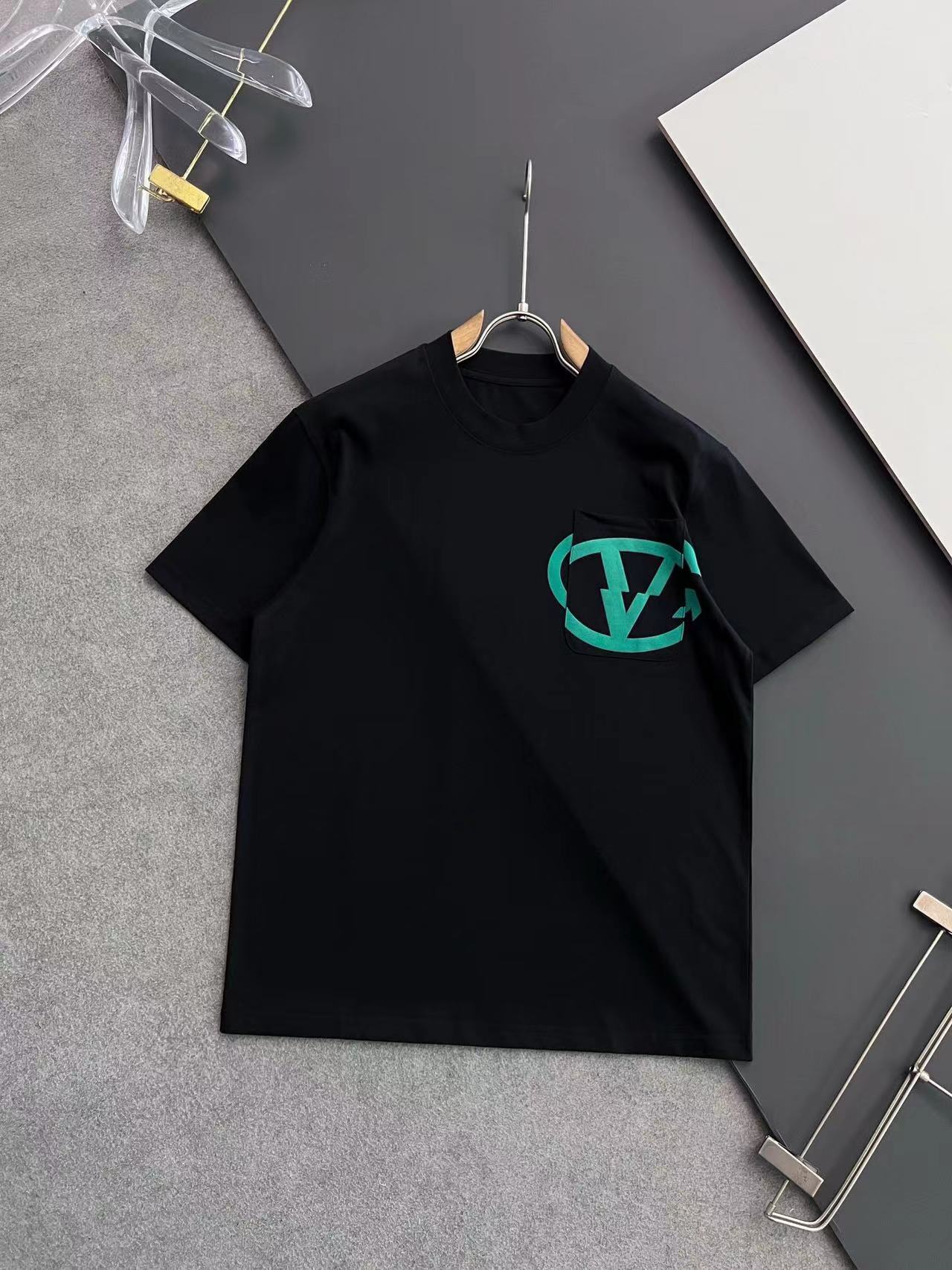 詳細な写真と価格については私に連絡してください。