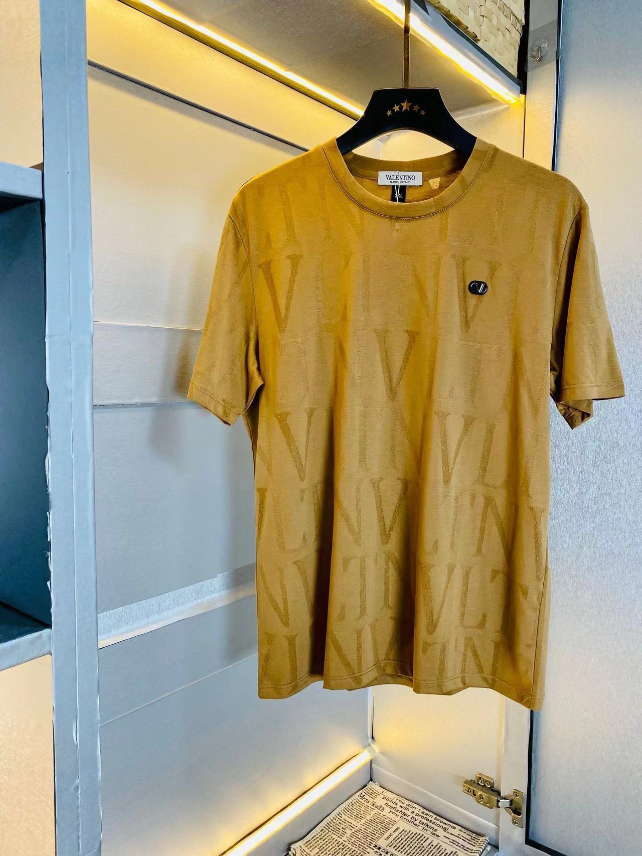 詳細な写真と価格については私に連絡してください。