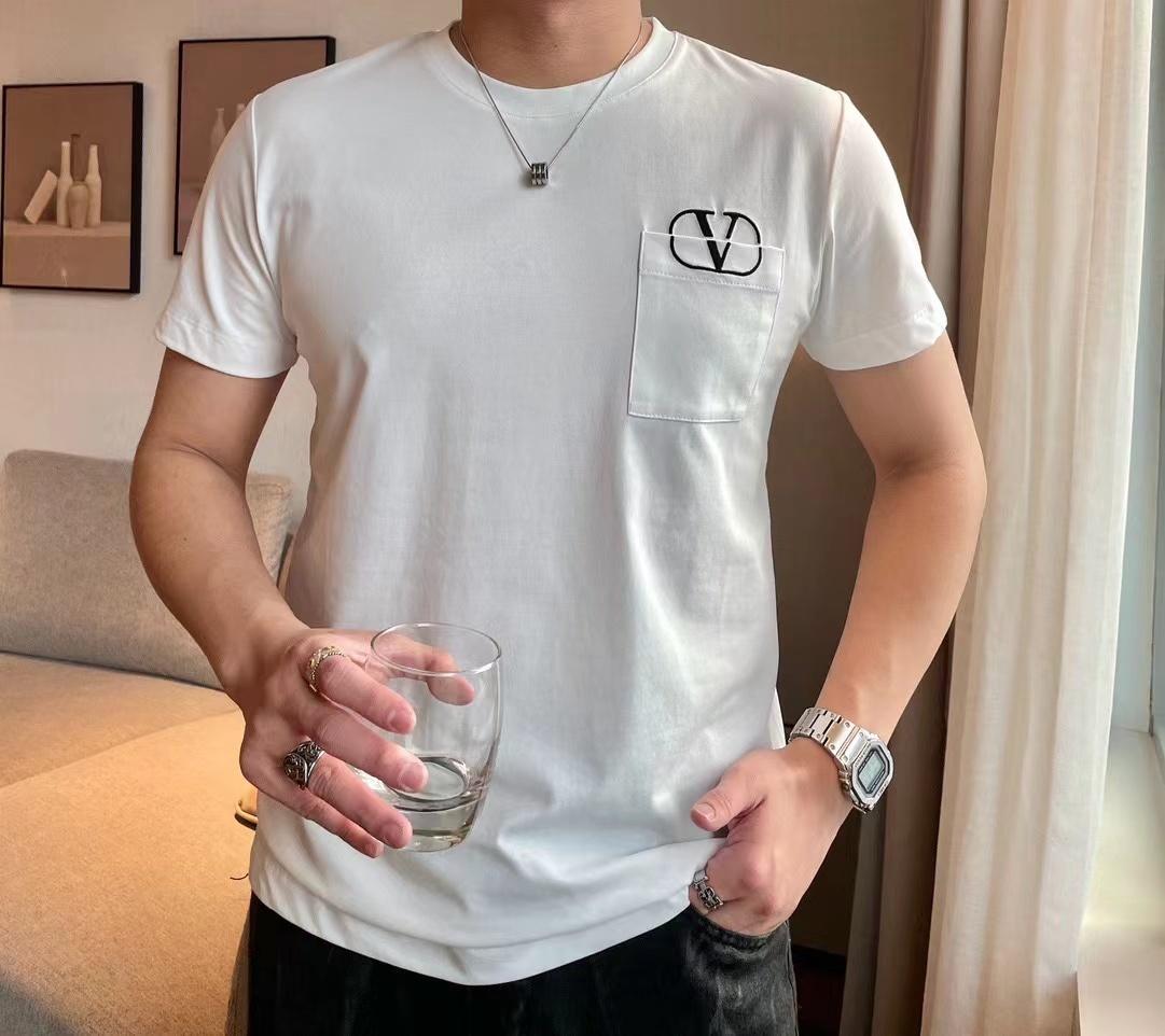 詳細な写真と価格については私に連絡してください。