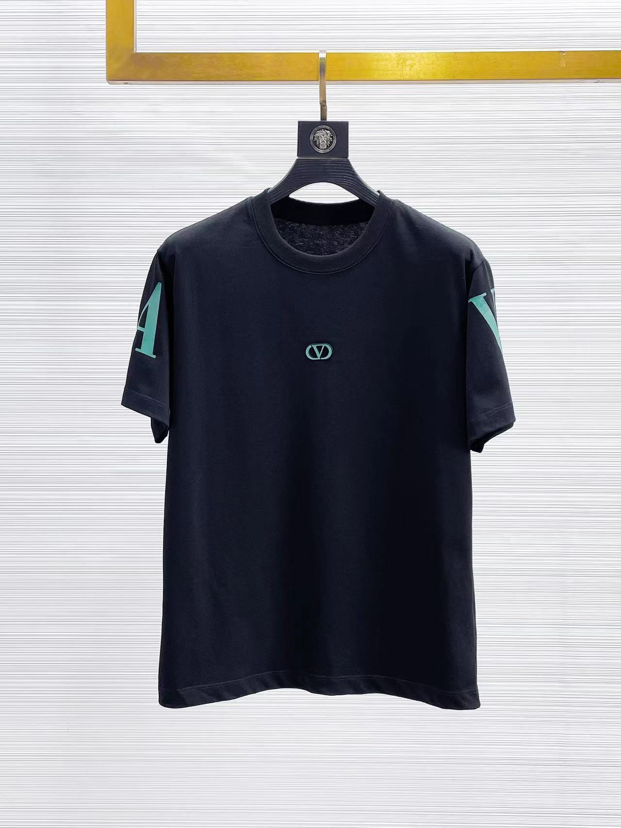 詳細な写真と価格については私に連絡してください。