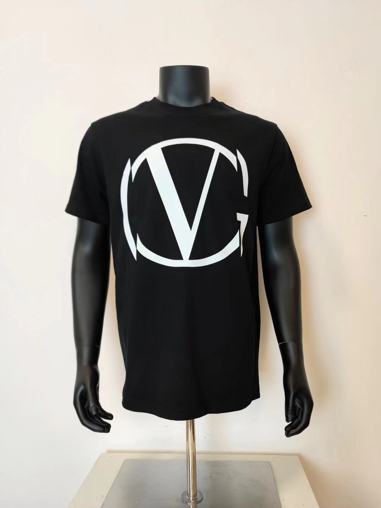 詳細な写真と価格については私に連絡してください。