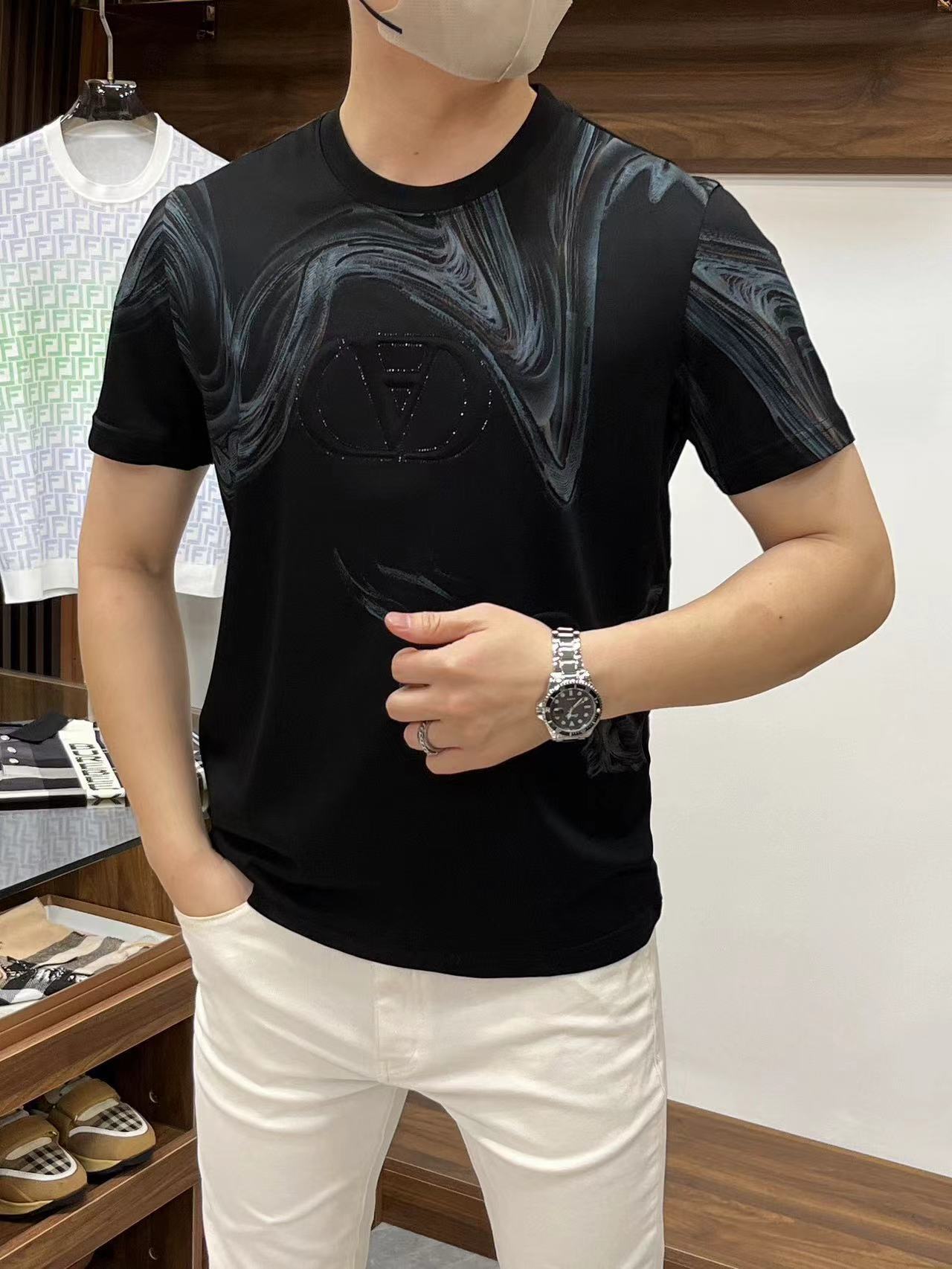 詳細な写真と価格については私に連絡してください。