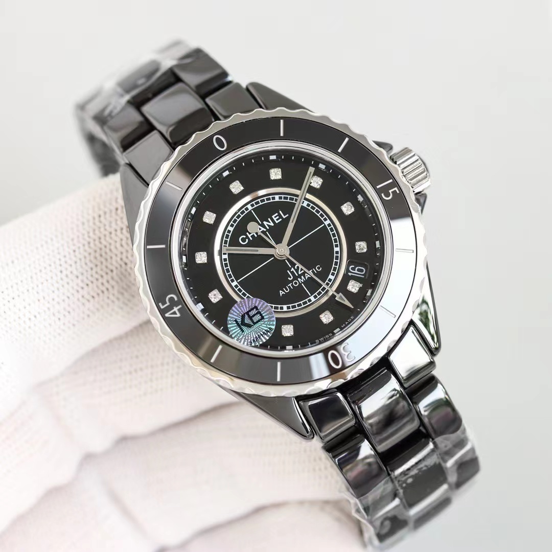 詳細な写真と価格については私に連絡してください。